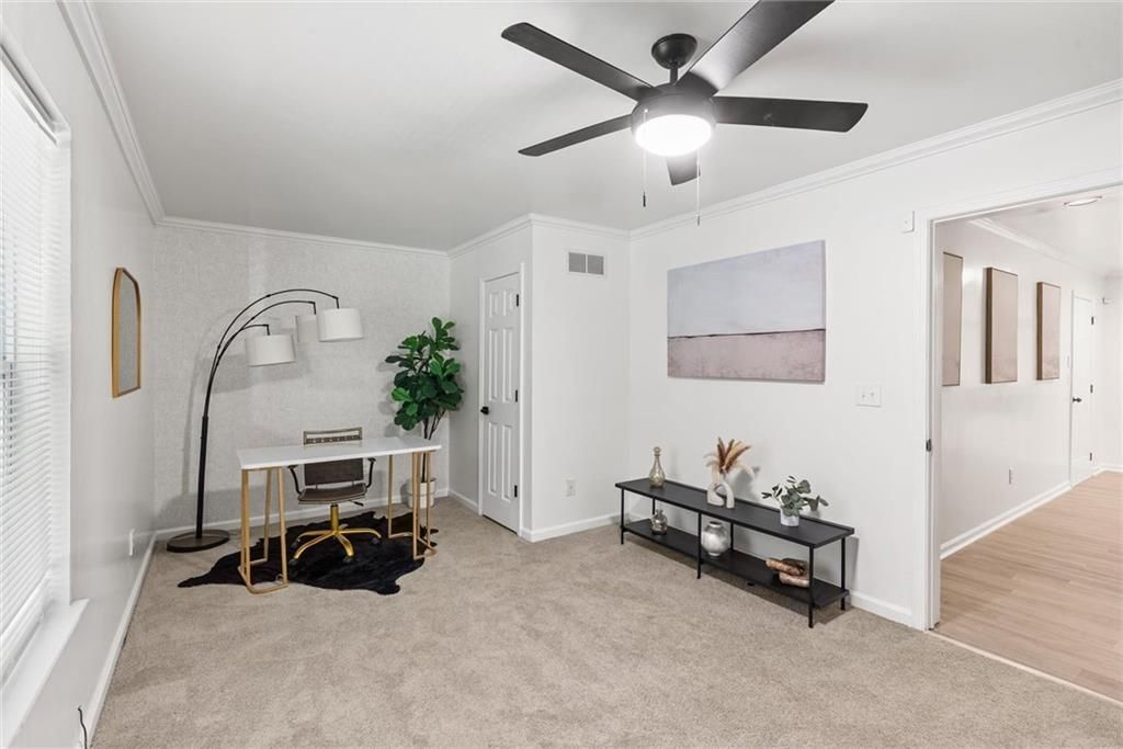 Building Photo - 6720 Stoneleigh Way