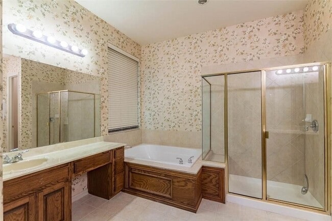 Building Photo - 5717 Sweetbriar Dr