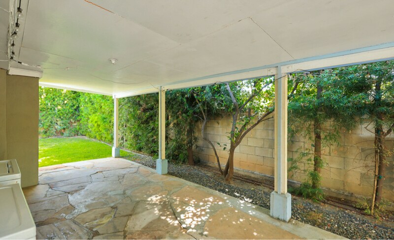 Building Photo - 526 N Emerald Dr