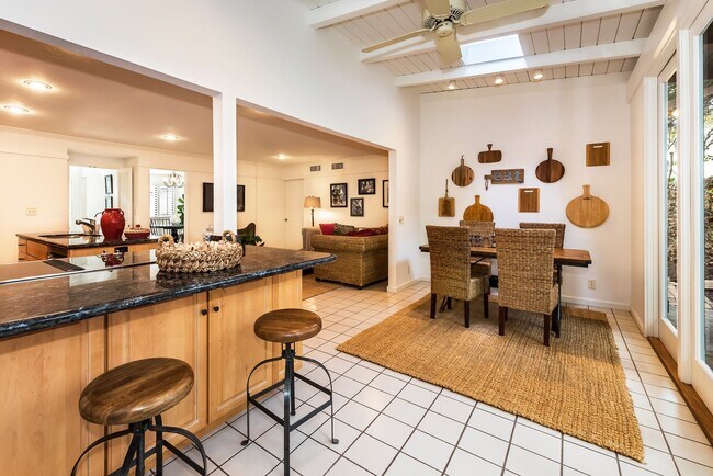 Building Photo - SPACIOUS SAN ROQUE HOME (CENTRAL AC)