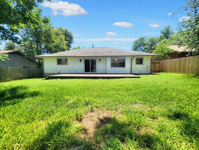 Building Photo - 4802 Gray Fox Dr