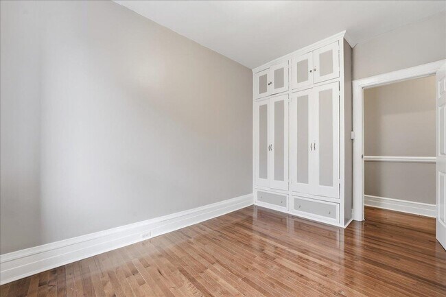 Building Photo - 134 CLIFTON Pl