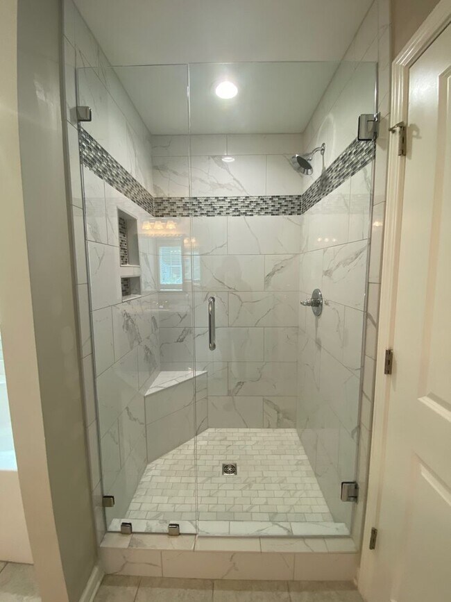 Building Photo - 216 Wild Azalea Dr