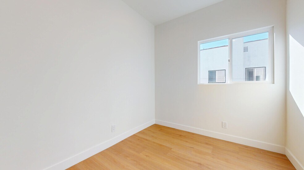 Building Photo - 5133 W 21st St