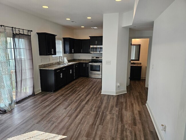 Building Photo - 407 Preakness Cir