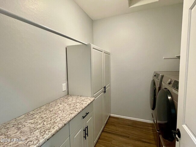 Building Photo - 26880 N 99th Dr