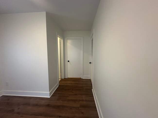 Building Photo - 245 Cromley St