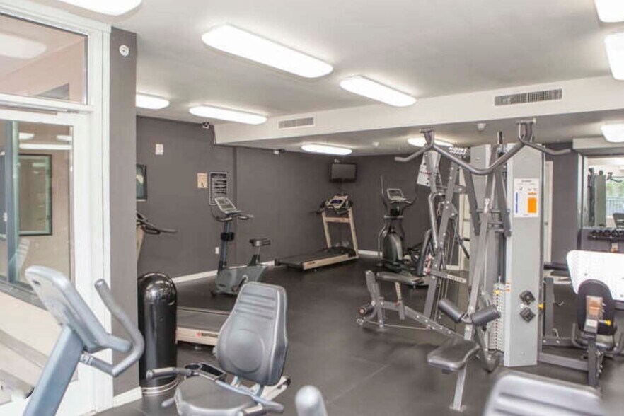 Building Photo - 530 K St