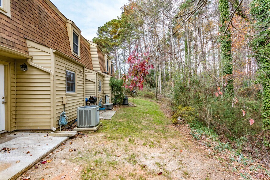 Building Photo - 4704 Blue Bird Court