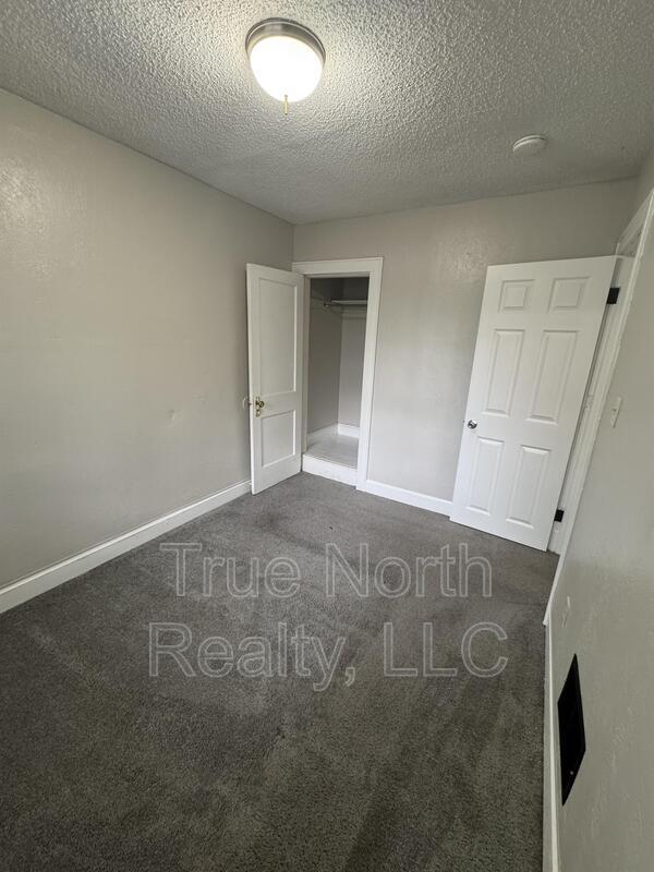 Building Photo - 1221 E Twentieth Avenue