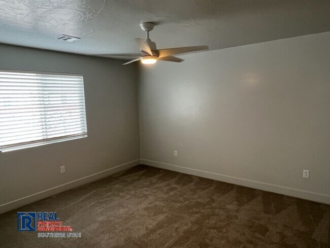 Building Photo - 4 Bedroom Home in Desert Canyons