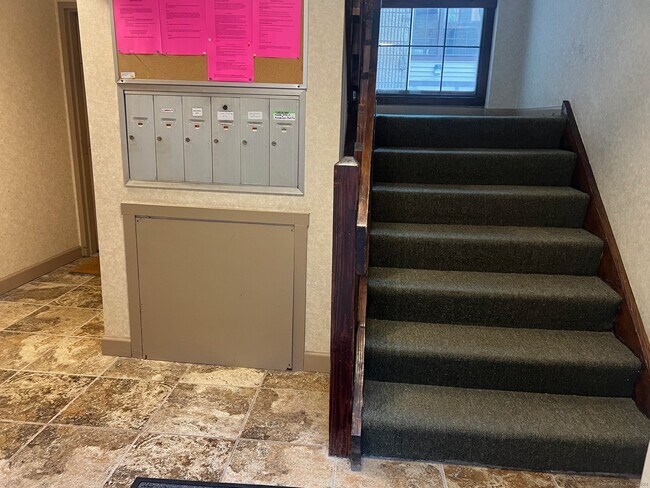 Building Photo - 42 N Main St