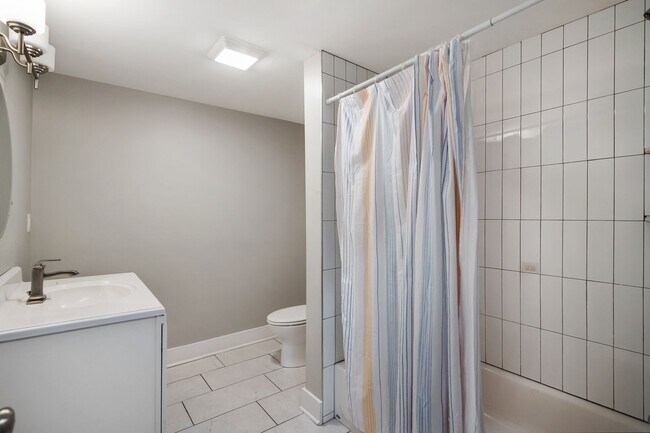 Building Photo - Remodeled 3BR/ 2BA Home in Shelby Park!