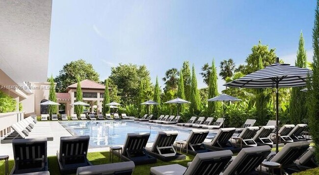 Building Photo - 17990 W Dixie Hwy