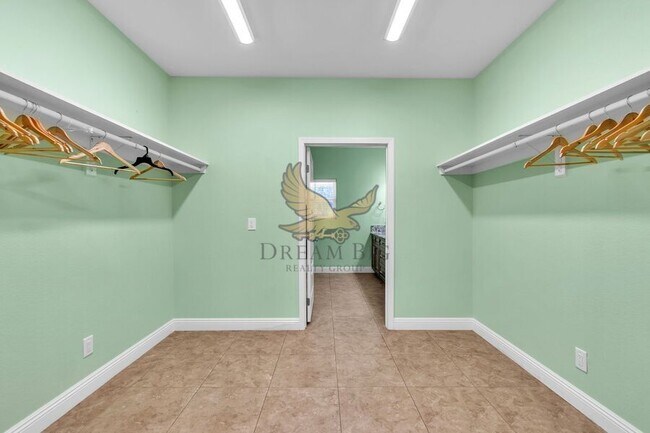 Building Photo - 4615 E St Louis Ave