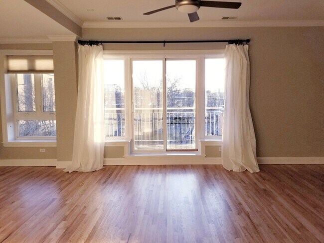 Living Room with a view to the west - 5923 N Winthrop Ave