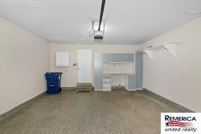 Building Photo - 45189 Horseshoe Dr