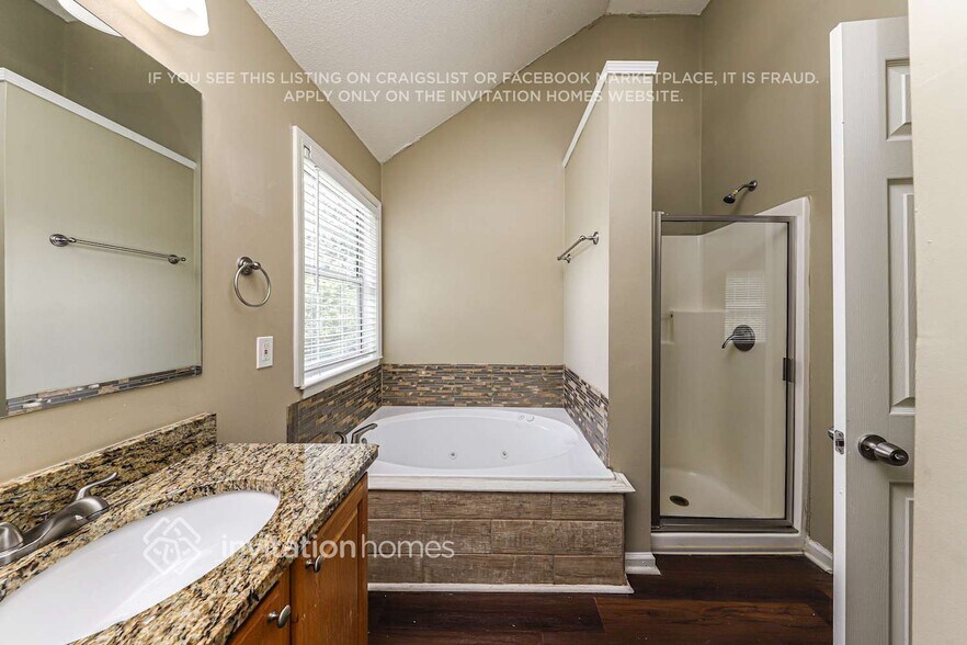 Building Photo - 4185 Soaring Dr