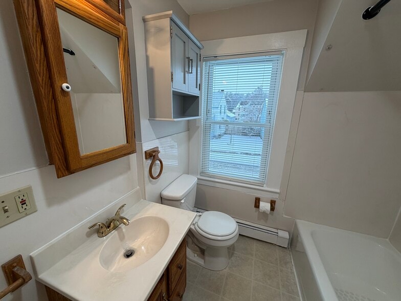 Building Photo - 34 Grand Ave