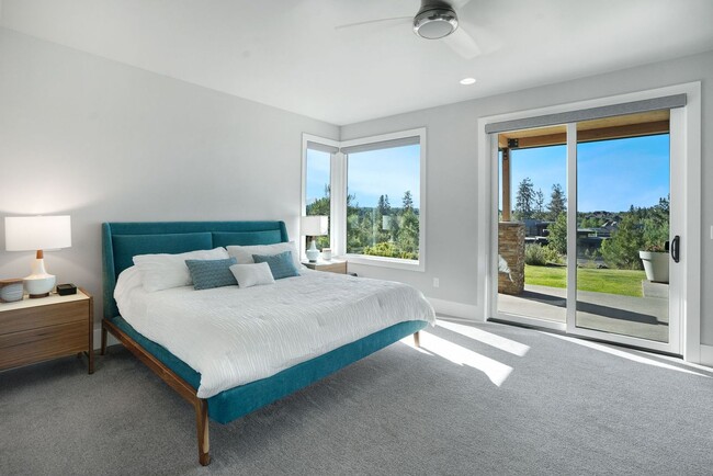 Building Photo - Beautiful home in the gated community of Tetherow