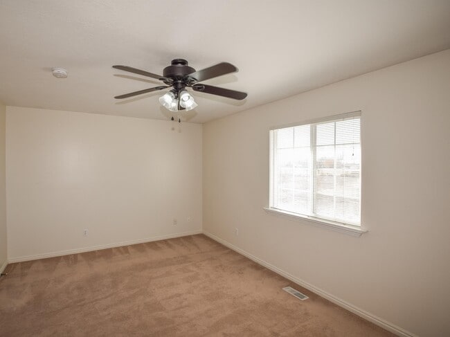 Building Photo - 262 W 1395 S