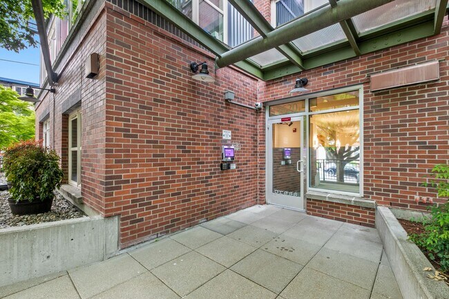 Building Photo - 1bd/1ba Seattle Condo
