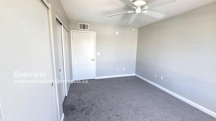 Building Photo - 5710 E Tropicana Ave