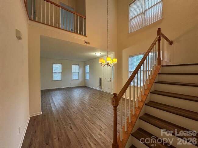 Building Photo - 10968 Princeton Village Dr