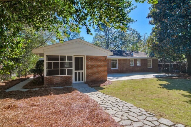 Building Photo - 1613 Pendleton Rd
