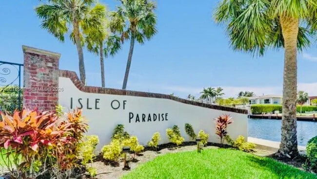 Building Photo - 440 Paradise Isle Blvd