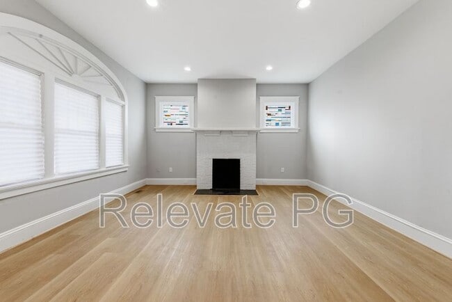 Building Photo - 3100 1st Ave