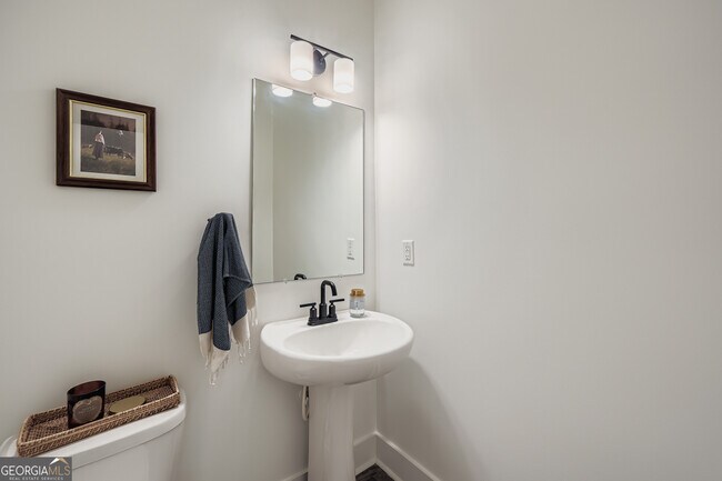 Building Photo - 568 Avondale Pk Cir