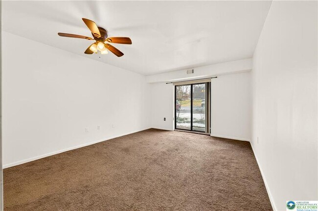 Building Photo - 1575 Creekside Rd