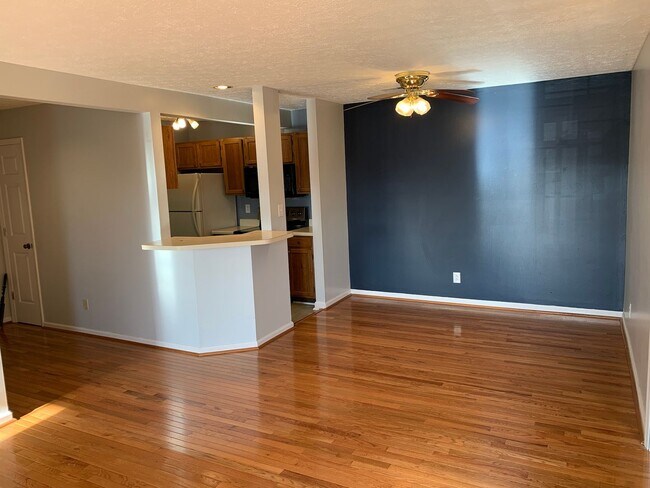 Building Photo - 2 Bedroom 2 Bath Condo