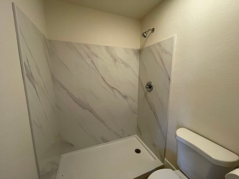 Building Photo - 6034 Centurion Cir