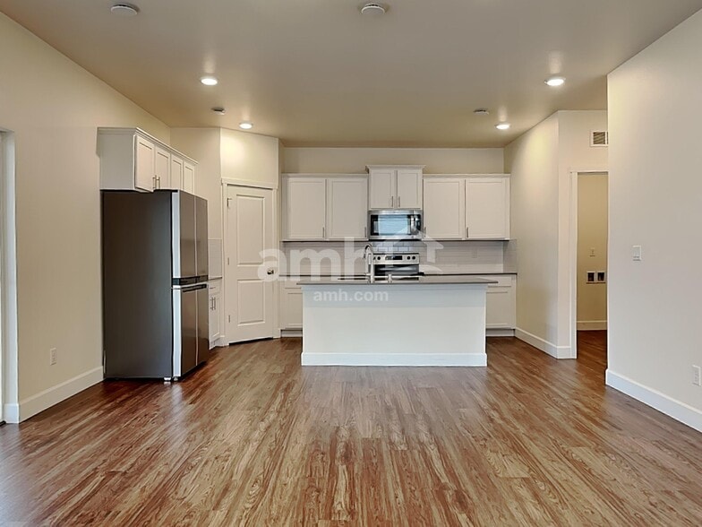 Building Photo - 4229 177th St E