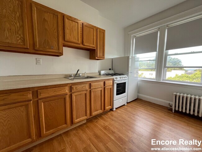 Building Photo - 1687 Commonwealth Ave