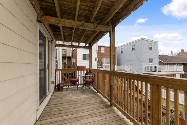 Building Photo - 16R Union St