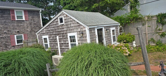 Building Photo - Cottage style studio unit for one adult only.