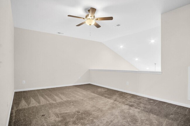 Building Photo - Spacious 3 Bedroom 3.5 Bath Townhome with Finished Basement & First-Floor Suite Near I-64