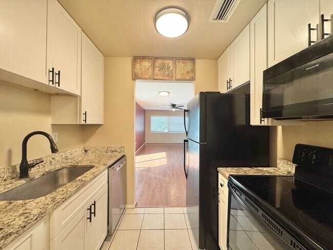 Building Photo - Lake Buckeye Condo