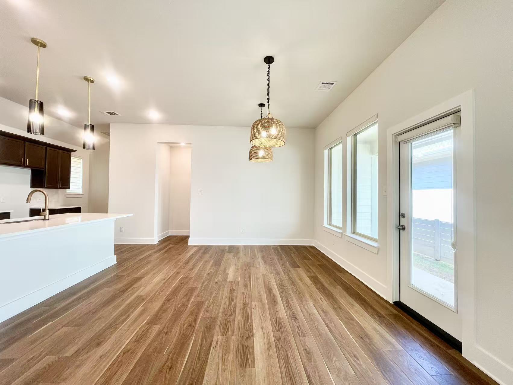 Building Photo - 3320 Eddington Dr