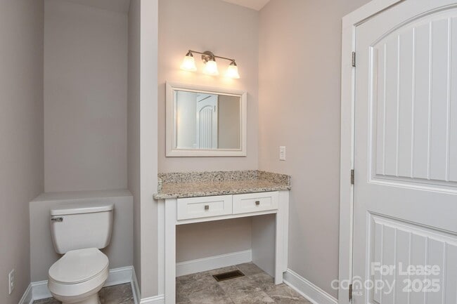 Building Photo - 6835 Ingleside Dr