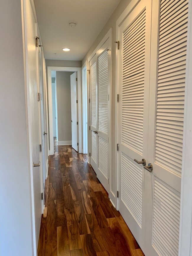 Building Photo - Stunning 3-Bed Townhome with Garage in Northern Liberties! Available mid-July!