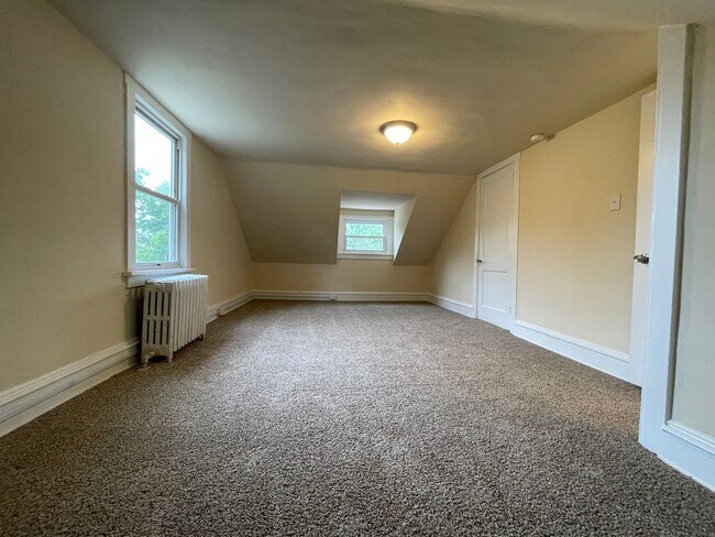 Building Photo - 143 N Highland Ave