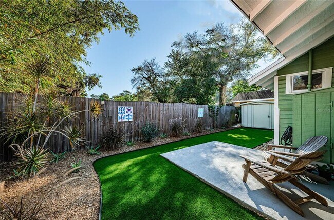 Building Photo - 1009 8th St N