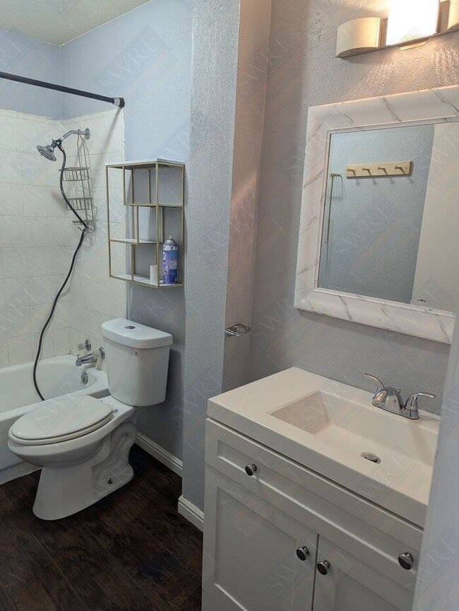 Building Photo - Available now! View Today by calling Rentl...