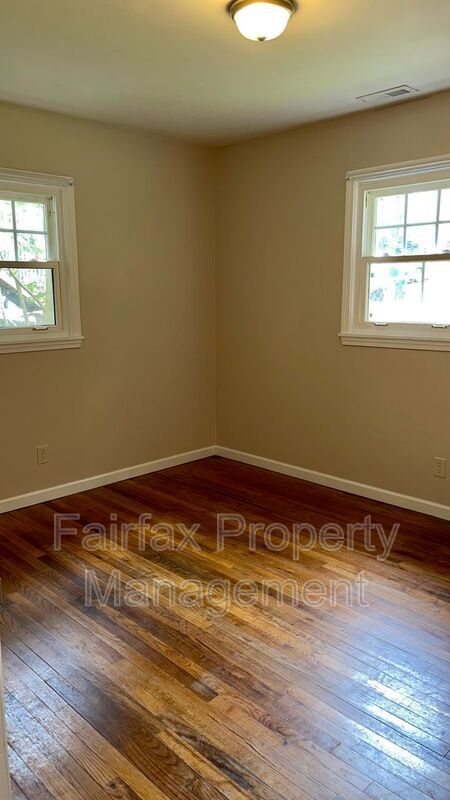 Building Photo - 430 Potter St