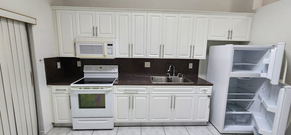 Building Photo - 6900 NW 179th St