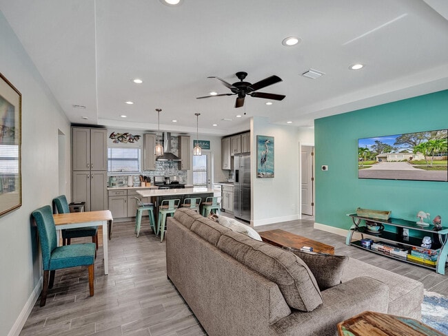 Building Photo - 937 SW 17th St